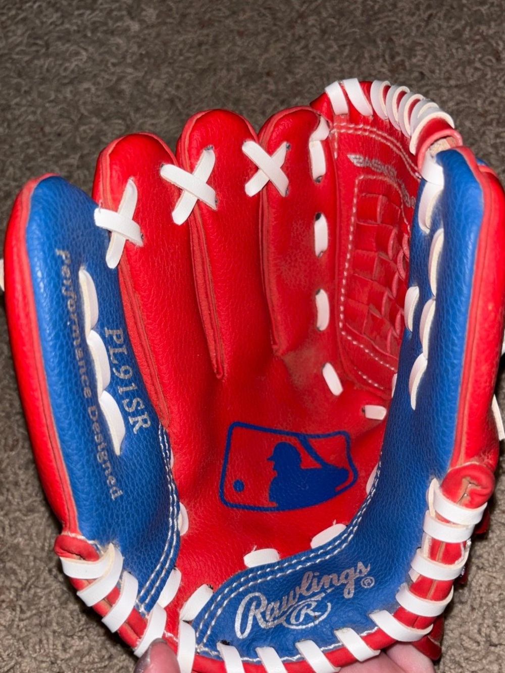 Rawlings 9” Right Handed Thrower T-ball Glove